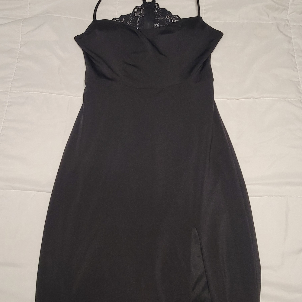 Elegant Black Lace Halter Dress